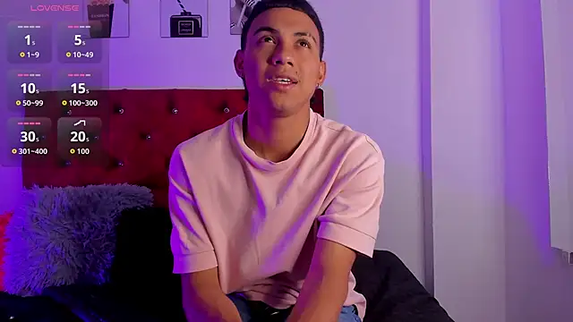 Snapshot of Liamsubtle01 chatting on January 2026 05:16:01 PM Liamsubtle01 online show from January 2026 05:16:01 PM