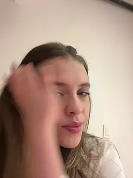 Snapshot of MARiana2619 chatting on January 2026 04:39:01 AM MARiana2619 online show from January 2026 04:39:01 AM