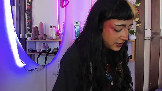 Snapshot of MeowMota_ chatting on April 2026 06:24:02 PM MeowMota online show from April 2026 06:24:02 PM