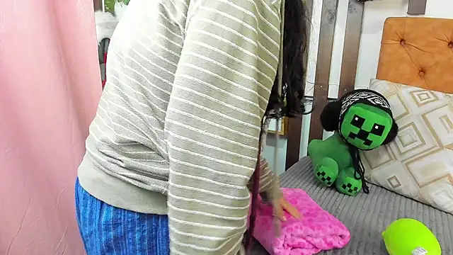 MeowMota  online show from July 2026 06:43:01 PM