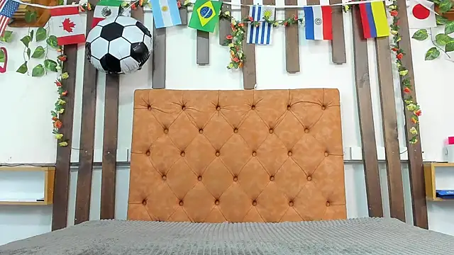 MeowMota  online show from July 2026 06:54:02 PM