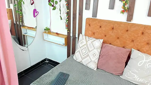 MeowMota  online show from July 2026 06:50:02 PM