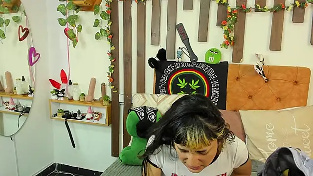 MeowMota  online show from July 2026 06:20:01 PM