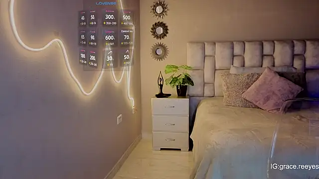 Snapshot of _liiss chatting on February 2026 11:05:02 AM liiss online show from February 2026 11:05:02 AM