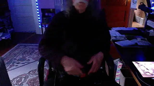 LickYourYoni online show from May 2026 03:35:01 AM