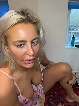 Snapshot of AliceDx chatting on February 2026 09:59:02 AM AliceDx online show from February 2026 09:59:02 AM