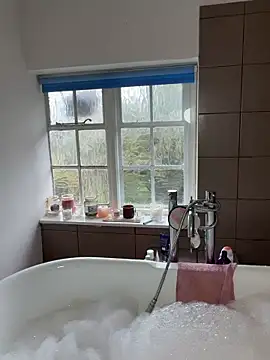 Snapshot of AliceDx chatting on February 2026 11:00:01 AM AliceDx online show from February 2026 11:00:01 AM