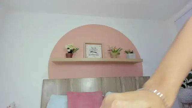 Snapshot of charlote_smit_ chatting on January 2026 07:19:01 PM charlote smit online show from January 2026 07:19:01 PM