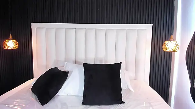 Snapshot of PandoraMiller chatting on February 2026 05:29:01 PM PandoraMiller online show from February 2026 05:29:01 PM