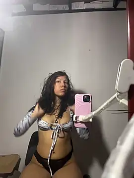 Snapshot of Kitty20205 chatting on February 2026 07:32:01 PM Kitty20205 online show from February 2026 07:32:01 PM