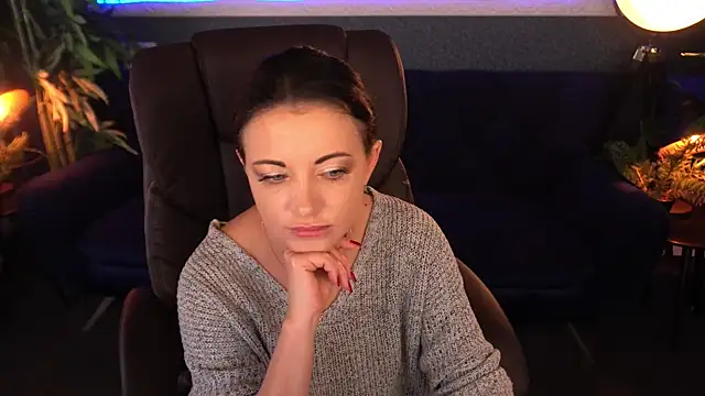 Dafni Monn online show from November 2025 06:36:01 AM