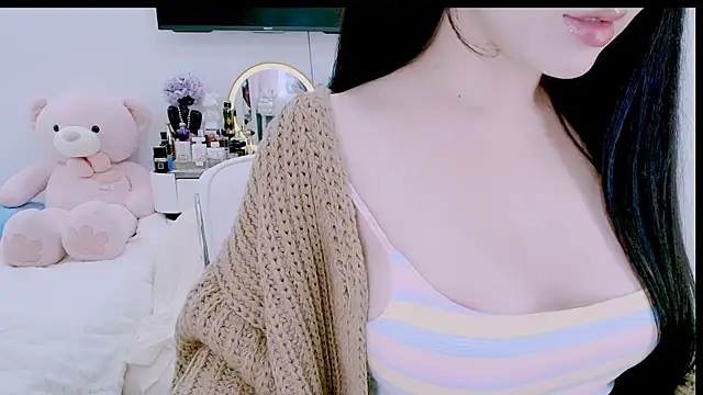 Snapshot of Pari_Kilian22 chatting on January 2026 09:42:01 PM Pari Kilian22 online show from January 2026 09:42:01 PM