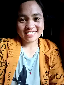 Lyyylina online show from May 2026 11:27:01 AM