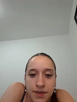 MMcouple200 online show from May 2026 06:49:01 PM