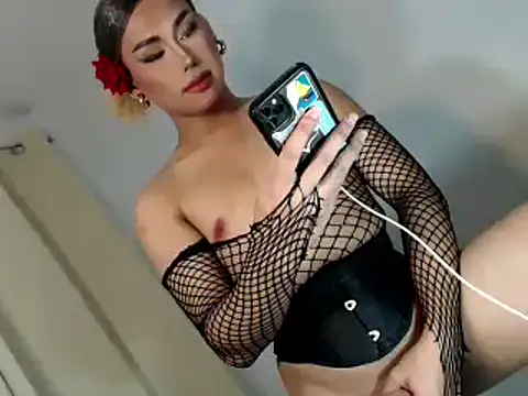 Snapshot of midnight_muse18 chatting on February 2026 09:41:02 AM midnight muse18 online show from February 2026 09:41:02 AM