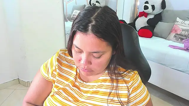 tatikanyx online show from May 2026 12:10:01 PM