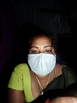 Snapshot of Tamil_Hot_Priya chatting on February 2026 07:18:01 AM Tamil Hot Priya online show from February 2026 07:18:01 AM