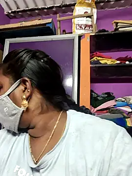 Snapshot of Tamil_Hot_Priya chatting on February 2026 03:51:01 PM Tamil Hot Priya online show from February 2026 03:51:01 PM