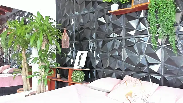 Snapshot of elliot_colton chatting on February 2026 07:18:01 PM elliot colton online show from February 2026 07:18:01 PM