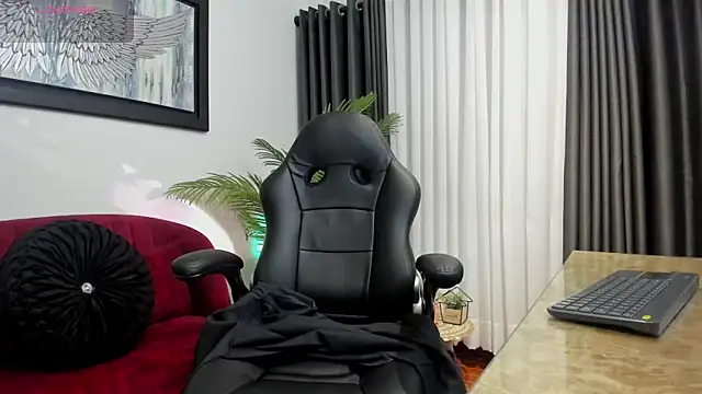 VictoriaPaker online show from April 2026 10:15:02 AM