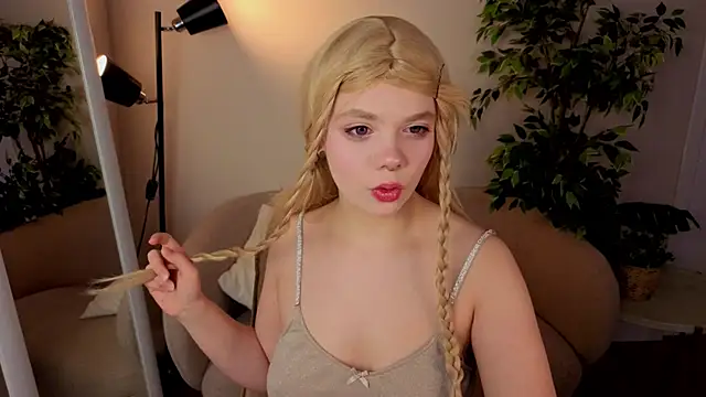 Snapshot of Waifu_Ketrin chatting on February 2026 06:41:02 AM Waifu Ketrin online show from February 2026 06:41:02 AM