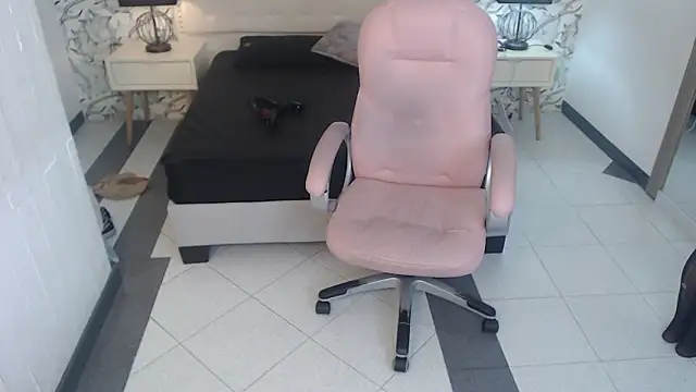 Snapshot of Venusandrea29 chatting on February 2026 12:01:02 PM Venusandrea29 online show from February 2026 12:01:02 PM