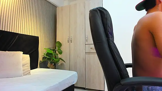 LeoHard   online show from February 2026 02:21:02 AM