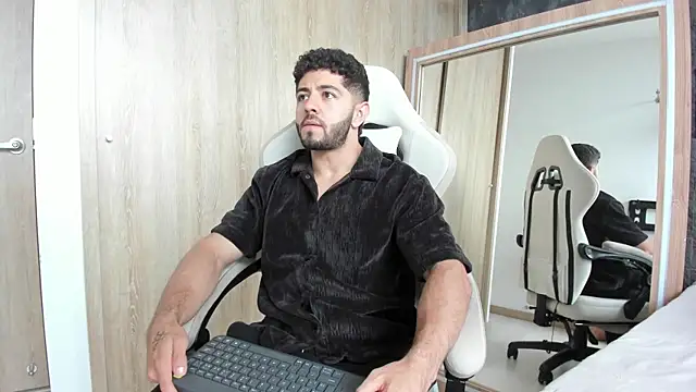 Thiago moretti online show from July 2026 10:23:02 PM