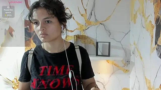 Snapshot of MiaBella18 chatting on February 2026 07:07:01 PM MiaBella18 online show from February 2026 07:07:01 PM