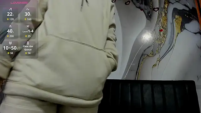 Snapshot of MiaBella18 chatting on February 2026 12:04:01 PM MiaBella18 online show from February 2026 12:04:01 PM