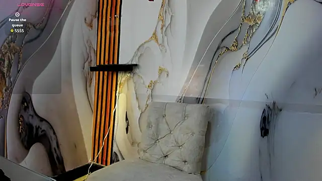 Snapshot of MiaBella18 chatting on February 2026 12:04:02 PM MiaBella18 online show from February 2026 12:04:02 PM