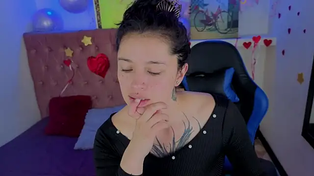 Snapshot of Harley_quinzell chatting on February 2026 07:00:02 PM Harley quinzell online show from February 2026 07:00:02 PM