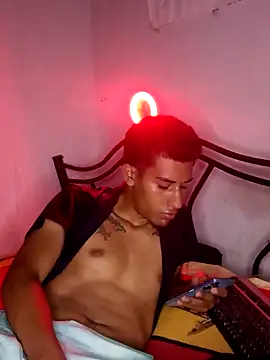 Snapshot of Moreno141224 chatting on April 2026 03:12:02 AM Moreno141224 online show from April 2026 03:12:02 AM