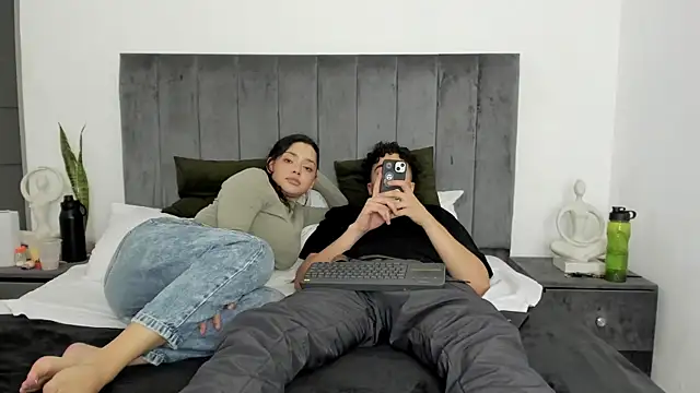 Snapshot of RedNDizzy chatting on February 2026 11:12:02 PM RedNDizzy online show from February 2026 11:12:02 PM