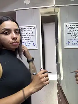 Snapshot of Electra_Darkk chatting on April 2026 04:23:01 PM Electra Darkk online show from April 2026 04:23:01 PM