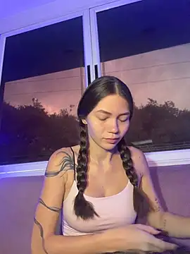 Snapshot of EmmaJhoons chatting on February 2026 11:53:02 AM EmmaJhoons online show from February 2026 11:53:02 AM