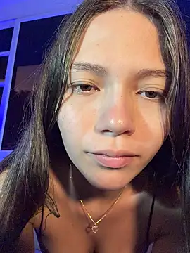 Snapshot of EmmaJhoons chatting on February 2026 11:37:02 AM EmmaJhoons online show from February 2026 11:37:02 AM