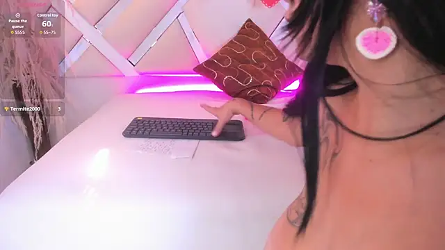 Snapshot of Renata_blue chatting on February 2026 02:43:02 PM Renata blue online show from February 2026 02:43:02 PM