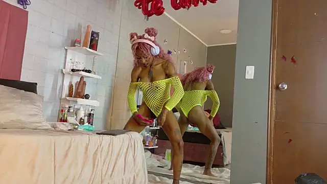 DaniaMarcell online show from March 2026 05:01:02 AM