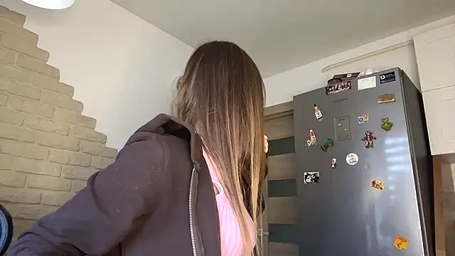 ElsieKuhlmann online show from March 2026 05:35:01 AM