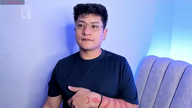 Theo Rowan online show from January 2026 11:03:02 AM