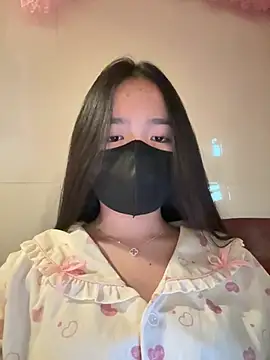 Snapshot of Gwen879 chatting on February 2026 06:22:01 AM Gwen879 online show from February 2026 06:22:01 AM