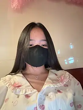 Snapshot of Gwen879 chatting on February 2026 07:24:01 AM Gwen879 online show from February 2026 07:24:01 AM