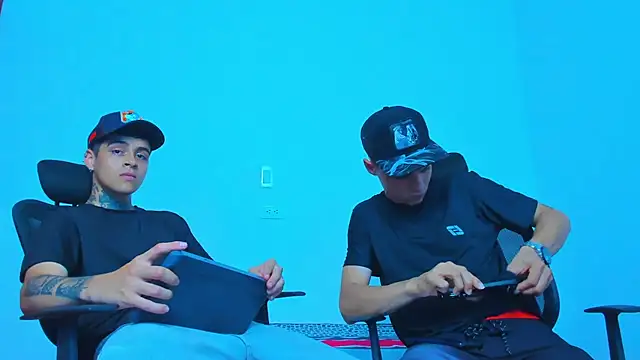 Snapshot of Thomas-Wil chatting on March 2026 06:29:01 PM Thomas-Wil online show from March 2026 06:29:01 PM