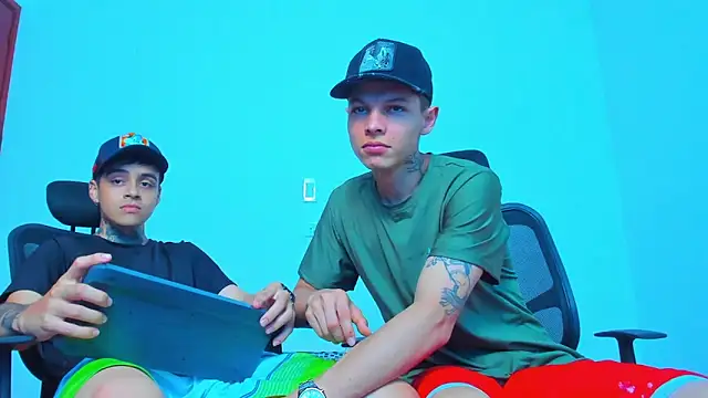 Snapshot of Thomas-Wil chatting on March 2026 08:09:01 PM Thomas-Wil online show from March 2026 08:09:01 PM