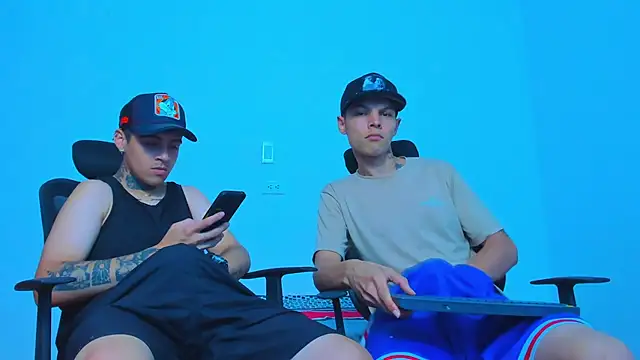 Snapshot of Thomas-Wil chatting on March 2026 03:34:02 PM Thomas-Wil online show from March 2026 03:34:02 PM