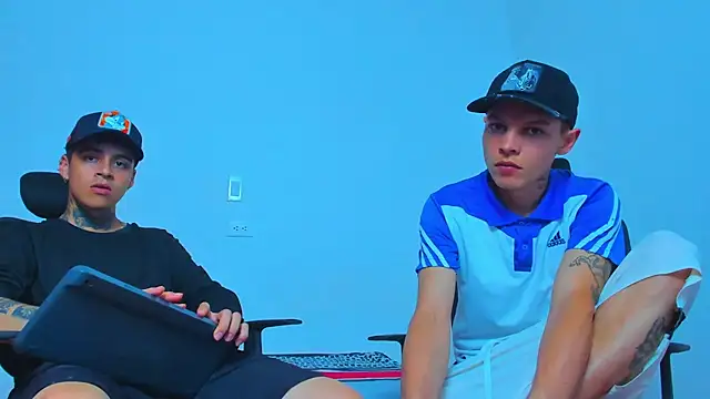 Snapshot of Thomas-Wil chatting on April 2026 09:01:02 PM Thomas-Wil online show from April 2026 09:01:02 PM