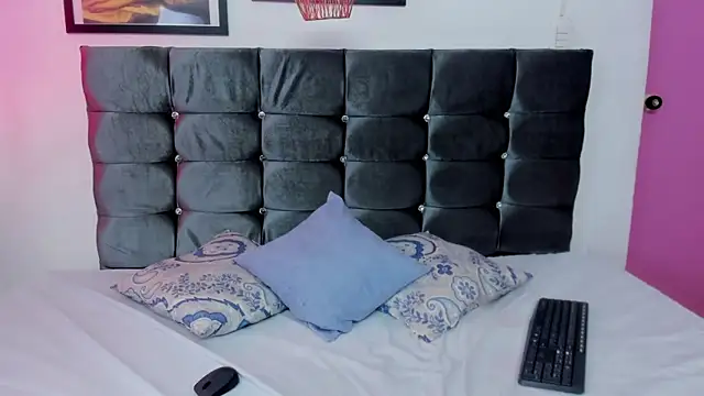 Snapshot of Scarlett_3X chatting on January 2026 07:37:02 PM Scarlett 3X online show from January 2026 07:37:02 PM