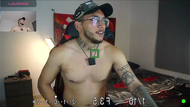 Snapshot of EvanVelvet chatting on February 2026 11:01:02 PM EvanVelvet online show from February 2026 11:01:02 PM