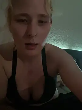 Snapshot of PurpleHazexx chatting on February 2026 09:57:02 PM PurpleHazexx online show from February 2026 09:57:02 PM